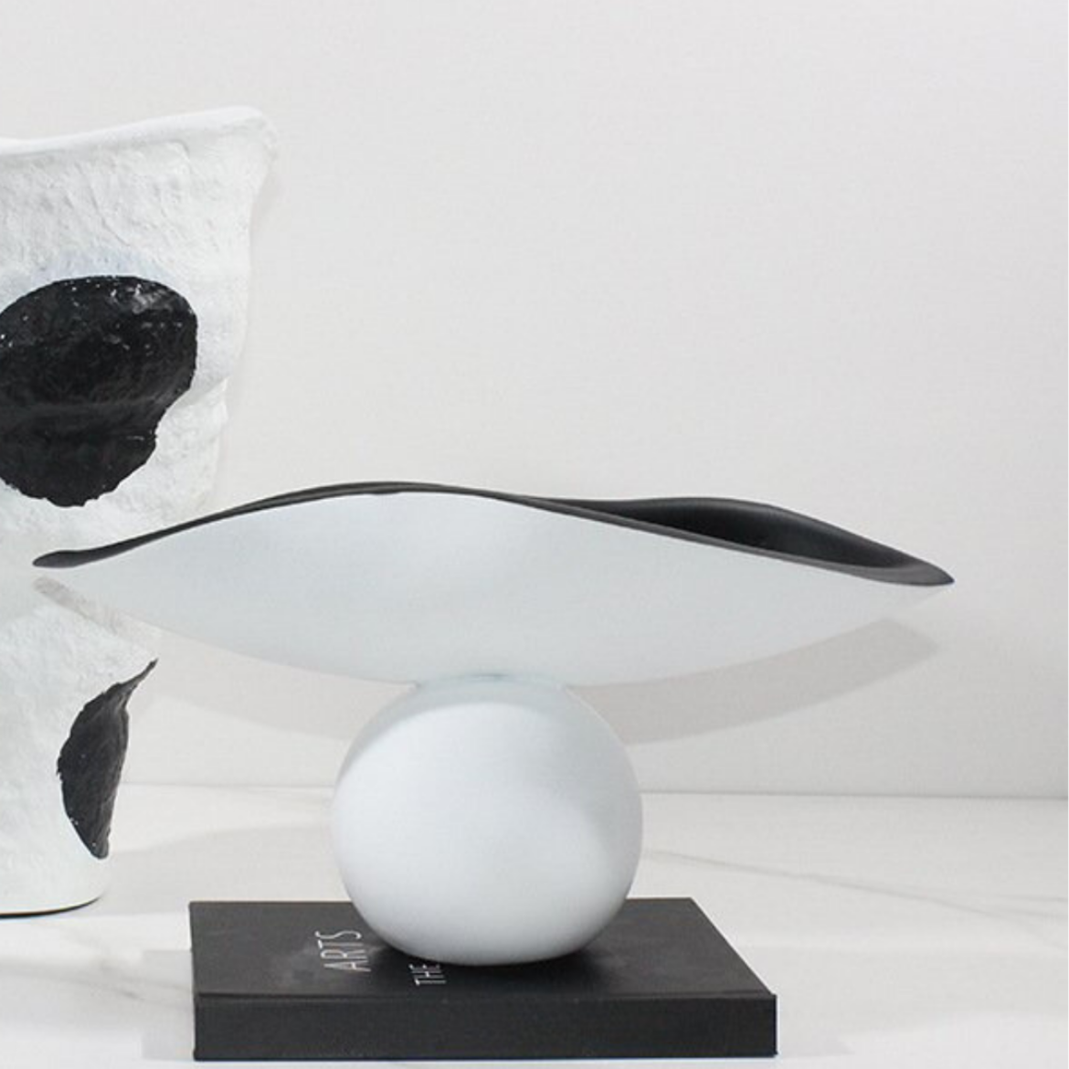 Picture of Flow Vase White