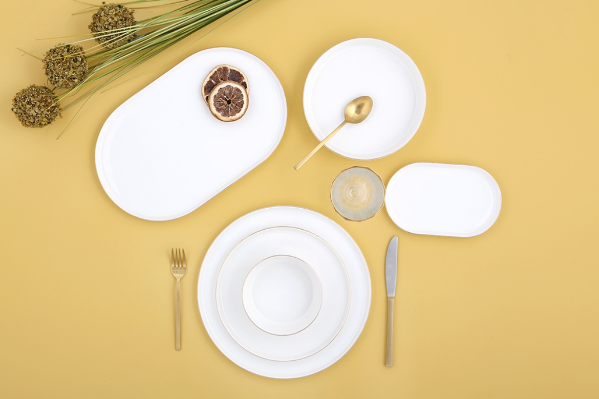 Picture of Gold Banded Dinner Set 27 pieces For 6 People                 
